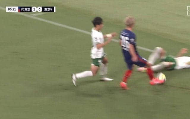 「品がないプレー」“反スポーツ的行為”に批判殺到も「他に選択肢あるの？」「なんでイエロー」ファンの意見様々