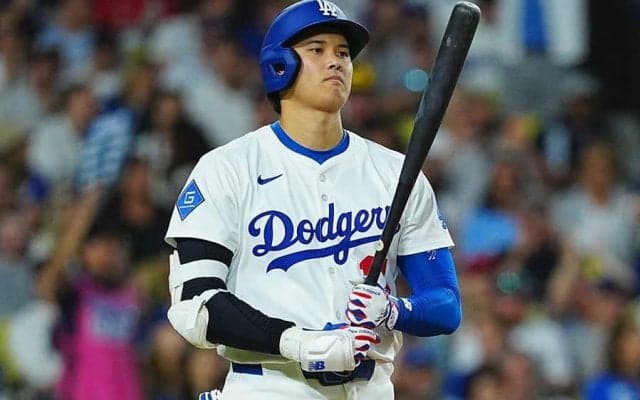 大谷翔平、見逃し三振に天仰ぎ不満げ　157キロを避けるもストライク…本拠地ブーイング