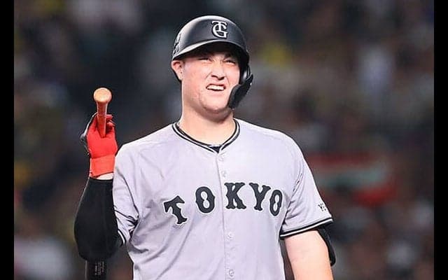 【プロ野球】篠塚和典からリチャードへ、確率を上げるための打撃を指南　泉口友汰の打撃を「少し取り入れてみてもいい」