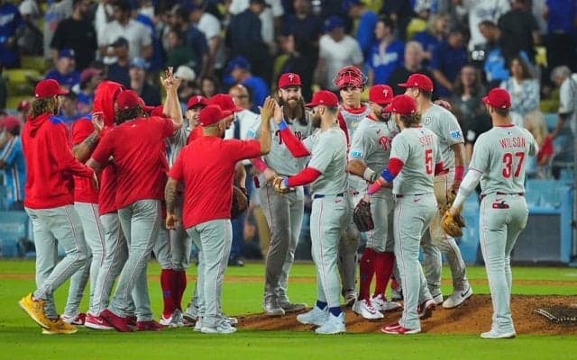 沈黙のドジャースタジアム…惜敗後に驚異の“激変”　米ファン歓喜「大好きだ」「最高」