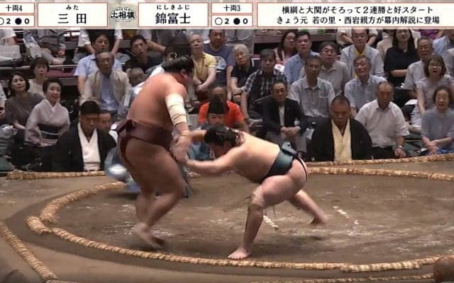 「ホントお綺麗です」大相撲客席に着物姿の美人女優 審判の背後で“ひと際”目を引く存在感にファン大興奮