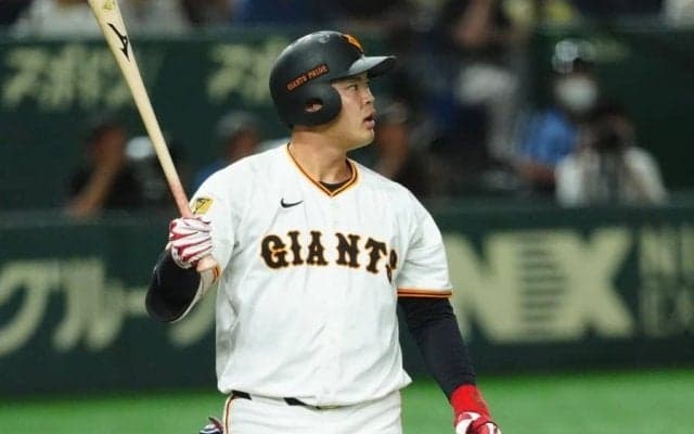 巨人22歳が「天才すぎる」　バックスクリーンへ驚愕弾…高まる待望論「1軍で見たい」