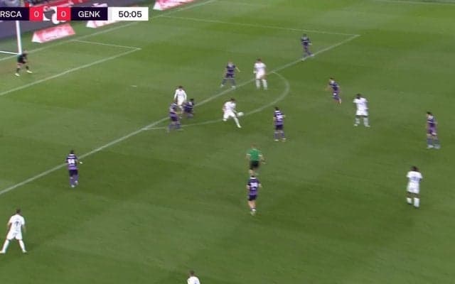 伊東純也、神技炸裂！クールなダイレクトヒールパスで攻撃を加速「存在感増し増し」「みんな頼りだした」