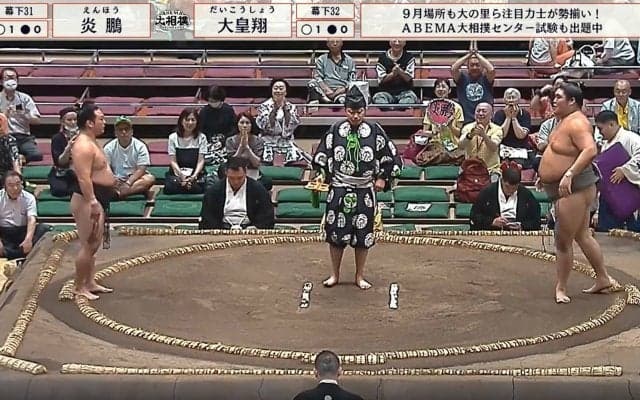 「めっちゃ映ってるw」大相撲中継、ミュージシャンがまさかの“ロックオン” 炎鵬の珍手白星が生んだ“ほっこり”珍事にネットざわつく