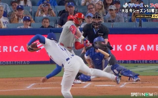 “HR王”も「手が出ませんでした！」 大谷翔平の“切れ込む”縦スラにシュワバーが立ち尽くす…衝撃の見逃しに「伝説級の対決」