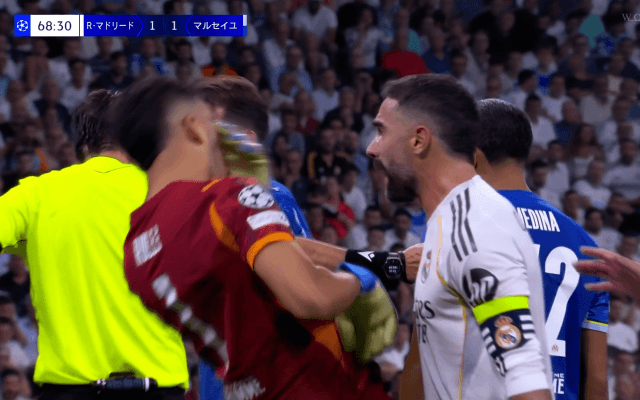 「完全な暴力」衝撃“頭突き”のマドリード主将に批判殺到！「まるで子供」一発レッドカードの決定的瞬間【CL】