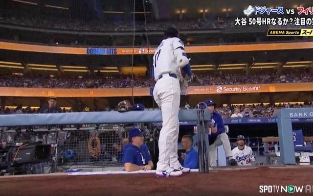 大谷翔平が「忙しすぎ」 投げて即→先頭打者「ショウヘイが走って、備えている」米識者も熱視線「最もクールな光景」