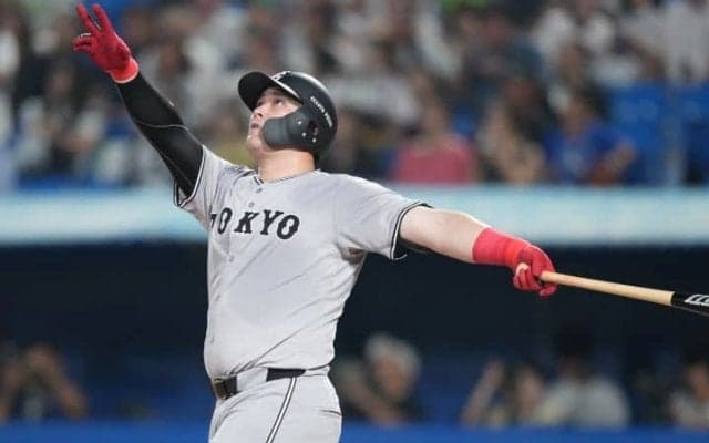 巨人26歳、プロ8年目内野手は「完全に化けたな」SBから移籍→キャリアハイの11本塁打、驚異の.455「来季は中山とのロマン打線、頼むぞ」