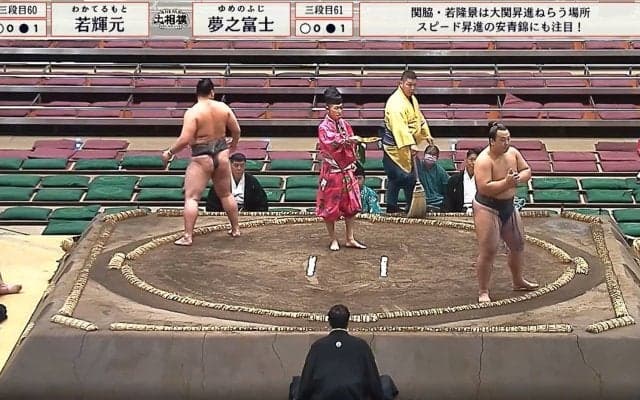 土俵上で「ん？」力士が赤面の“うっかり”珍事 「初めて見た」「なんか可愛いな」ファンほっこり