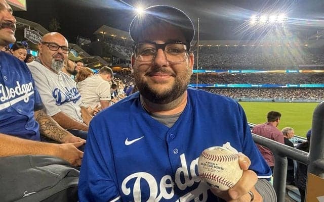 大谷翔平の記念球を「2年間待っていた」　スタンドで大騒ぎ…ド軍は「人生そのものだ」