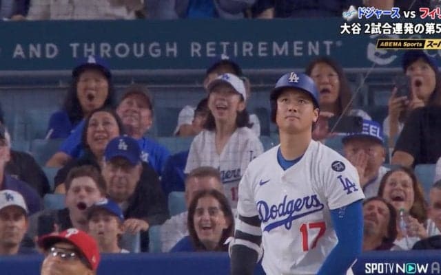 大谷翔平、衝撃51号で見せた“一瞬の表情”に「カッコいい」「惚れ直す」中継カメラが捉えた…ファン大熱狂の瞬間