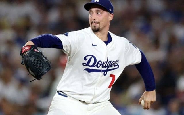 ド軍32歳左腕が“歴史的な大活躍”　120年ぶりに伝説のサイ・ヤングと並び「MLBの歴史に名を刻んだ」