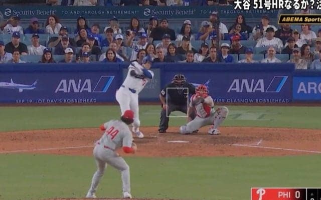 なんで打った…？ 大谷翔平、衝撃51号は“理解不能”「考えられない」「空振りしてるからね？」相手投手に何が… サイン首振り後に仕留めた一撃