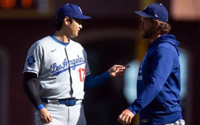 大谷翔平、カーショー引退会見に登場　ド軍ナインが大集結…会場はパンパンに