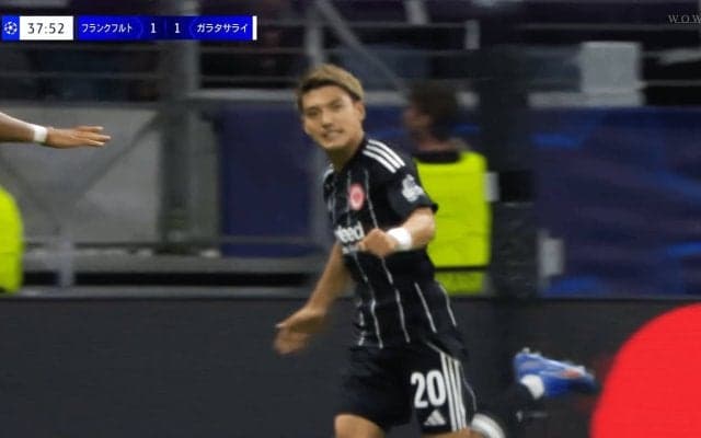 スタジアム熱狂！ 堂安律、CLデビュー戦で同点弾演出「さすが日本の10番だ」「実質ゴール」好守備からオウンゴール誘発の瞬間