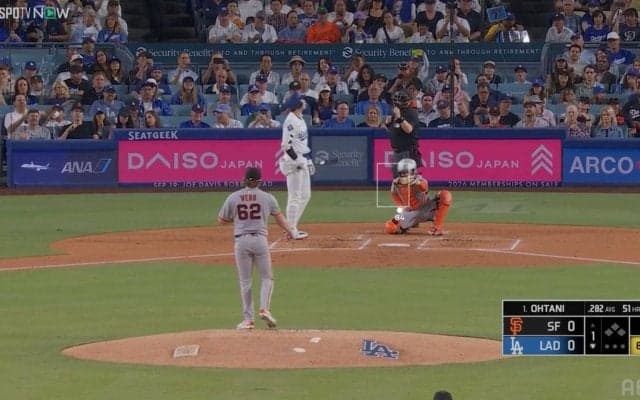 大谷翔平に対する“際どい判定”が物議「ボールやろ」「入ってない」本人も首をかしげて…不満をあらわにした瞬間