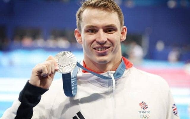 逃せなかった家族を支える機会…薬物容認大会に出場決意のパリ五輪競泳銀メダリストが漏らした“本音”「経済的に別次元なんだ」