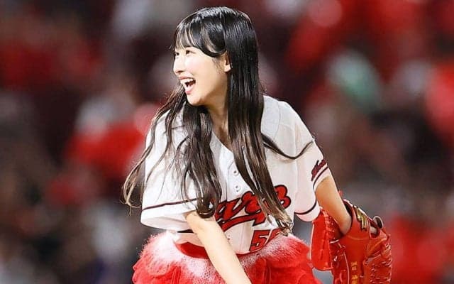 人気美女の始球式で…ファンが気づいた“事実”　まさかの4文字に「えぇ!?」「なに？」