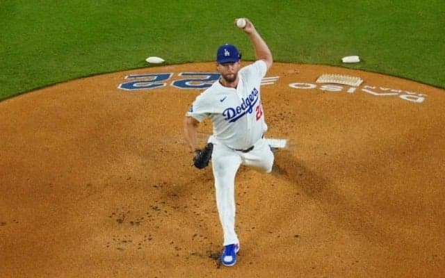 カーショー、まさかの先頭打者弾を被弾　本拠地最終登板、LAファンも“沈黙”