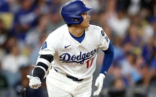 大谷翔平、2戦ぶり52号逆転3ラン 直近5戦3発でシュワバーに1本差 キング猛追の豪快弾に本拠地騒然 カーショーの黒星消す\"惜別\"アーチ