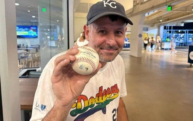 大谷HRキャッチに「震えているよ」　カーショーLA最終登板で…ハリウッド男も大興奮