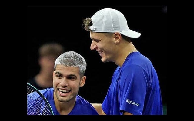  レーバー杯開幕、アルカラス 複で躍動 