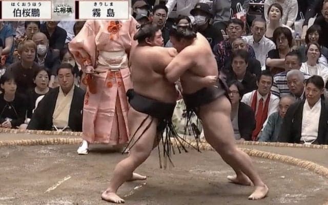 「前腕がおかしなことに…」伯桜鵬、右腕を極められて“異変” 元若乃花「小指が……」ゾッとする解説にファン恐々「めっちゃ怖い」