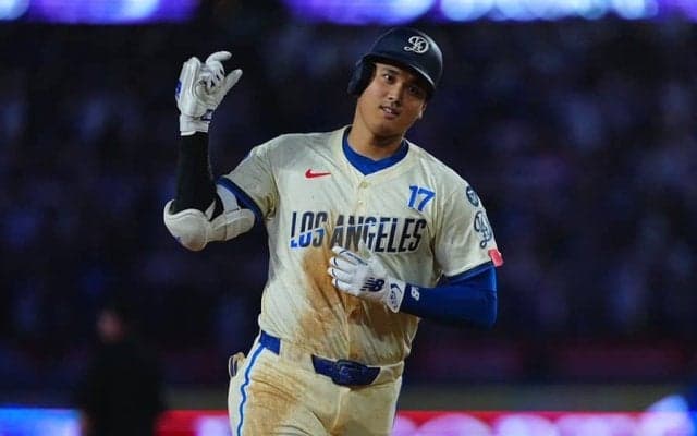 大谷翔平は「人間か？」　2戦連発53号…“軽く”160キロ粉砕に衝撃「こわっ」