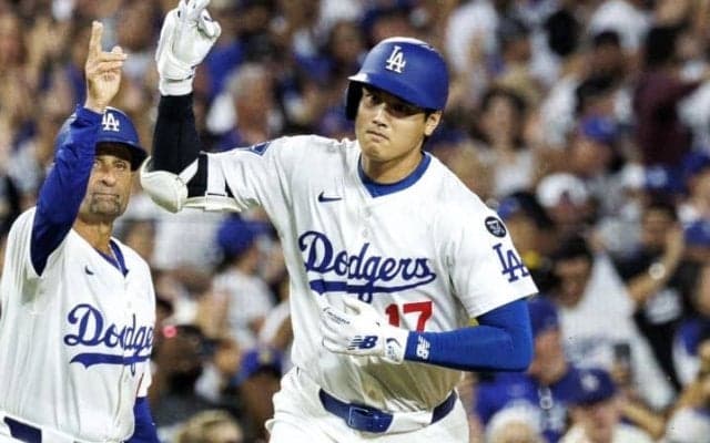 今夜は160キロ剛速球を粉砕　大谷翔平の“衝撃53号”に米記者が感嘆　話題独占の懸念に異論も「不公平だ。ありがたく思うべき」