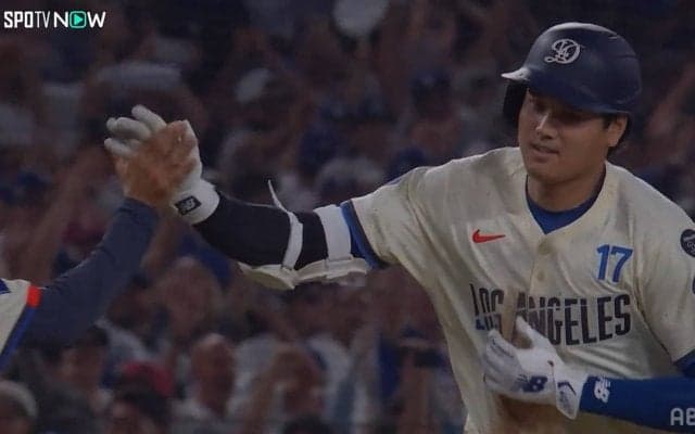 「It''s SHO TIME！！」大谷翔平の“100マイル逆方向”弾にMLB公式も脱帽 本拠地熱狂＆口あんぐりの豪快一振り