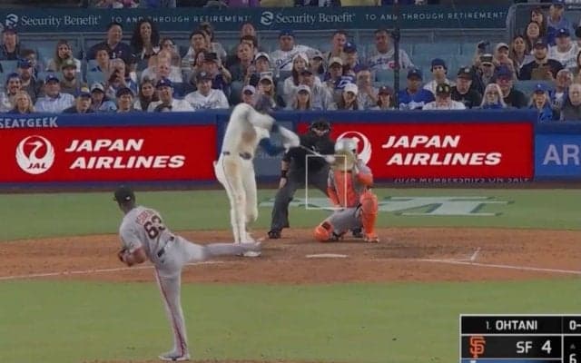 球場騒然！大谷翔平がまたやった…「意味不明すぎる」真ん中高め160キロ剛速球→逆方向豪快アーチ「大谷さん量産体制やん」