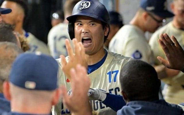 HR連発で…大谷翔平の恒例祝福に異変「ヤバイ」　大量生産で焦るファン「若干危ない」