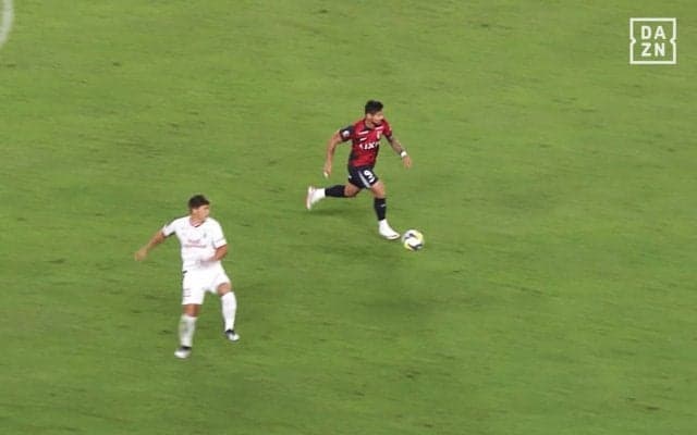 「マジなにしてんねん！」まさかの“クリア空振り”に衝撃「一番やっちゃいけないミス」C大阪生え抜きDFが鹿島に決勝点献上の瞬間