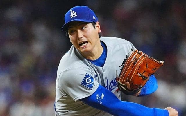 大谷翔平の投球を“レジェンド”が観戦　客席最前に身長2mの大男…今も変わらぬ風貌