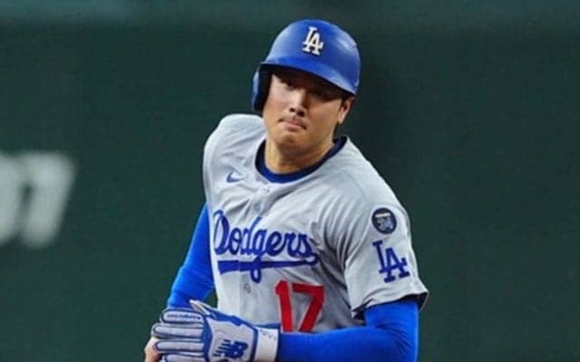 大谷翔平の“行動”にLA放送が爆笑「少年で陽気な姿」　試合中なのに…微笑ましい光景