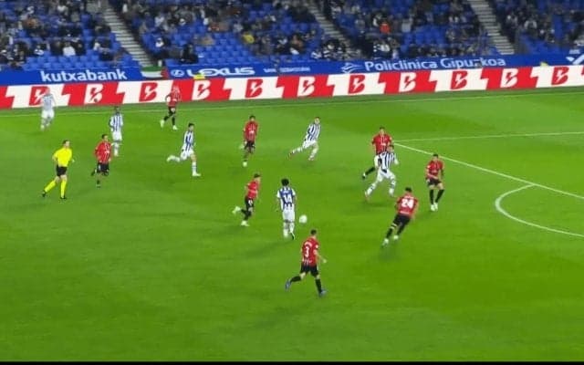 大熱狂！久保建英、“絶妙ダイレクトパス”で決勝点演出「スルーパスえぐすぎる」「綺麗に崩した」ソシエダに今季初勝利をもたらす