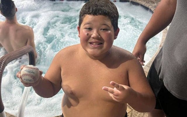 大谷54号ボール、10歳少年がゲット「プールに飛び込んだ」　将来の夢は“大谷と同僚”