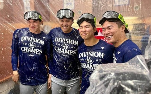 大谷翔平、“チームアジア”で肩組みショット　美酒浴びながら笑顔の1枚…健闘称え合う