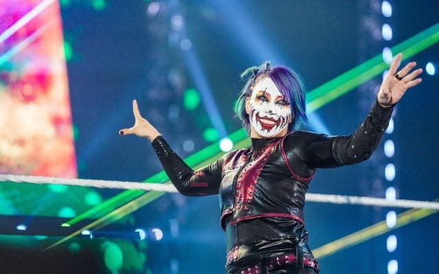 “ヒール化”話題の人気日本人女子レスラー、SNSに投稿した“狂気じみた動画”が大反響「怖すぎる」