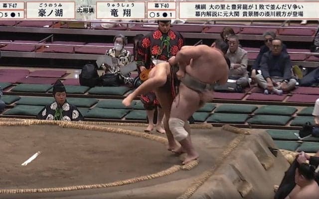 「本当にやめて」「びっくりした」大相撲、客席から響いた女性の“奇声”にファン困惑