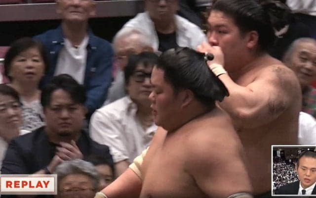 元貴景勝・湊川親方、珍しく“素”のリアクション「どうしたww」「お景親方w」ファンほっこり 先輩力士の際どい取組で