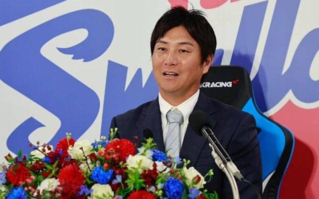 ヤクルト川端慎吾が引退発表「悩んで、悩んで…」　会見ではサプライズに涙「やめてよ」