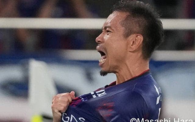 ｢美が爆発｣日本代表DF長友佑都の美人妻・平愛梨、モデル撮影ショットで雰囲気ガラリ｢大人の女って感じ｣