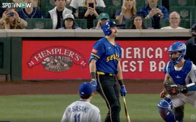 佐々木朗希の「エゲつない」変化球に“60発男”のバットが止まらない！ 97cm落ちたスプリットに米驚き「こんなの反則」