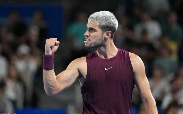 アルカラス 負傷した左足首に不安もプレー決断「いい感触があった」。世界45位にストレート勝ちし8強[木下グループジャパンオープン]