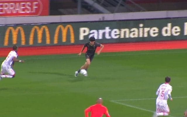 「2部にいる選手じゃない」中村敬斗、超高速クロスでゴールをお膳立て「もはや“決勝ゴール製造機”」3戦4得点関与の圧巻ハイパフォーマンス