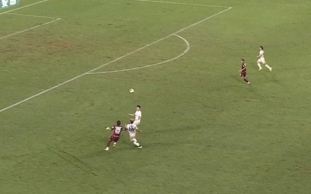 「何してんねん」神戸に逆転負けの清水守備陣にファン辛辣「ボロが出てきてる」味方同士が交錯→クリアミスからの失点に「責められない」と同情の声も