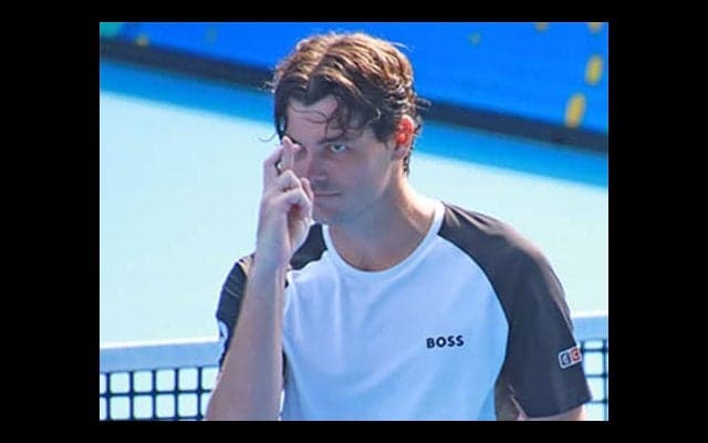  世界5位 人気アニメのポーズ披露 