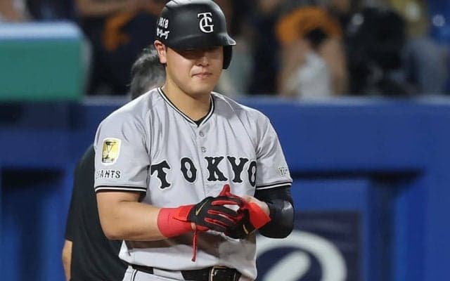 岡本和真の“振る舞い”が「なんかいいね」　奥川から死球も…直後のやり取りに好感続出