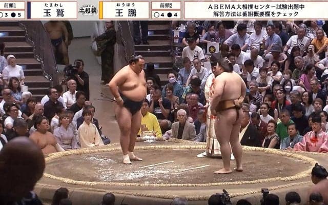 「小柄で美人さん」「お人形さんみたい」大相撲客席に着物姿の有名女性 九月場所で話題を呼んだ人物